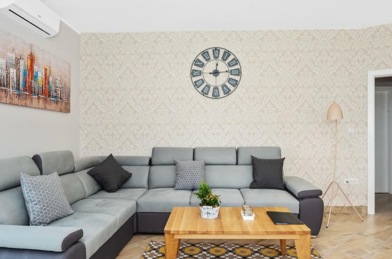 Aaa Anic Amazing Deluxe Apartman Split