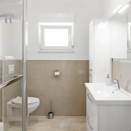 Aaa Anic Amazing Apartments Deluxe Split Exterior photo